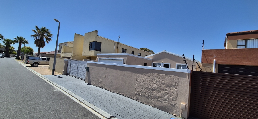 4 Bedroom Property for Sale in Parklands Western Cape